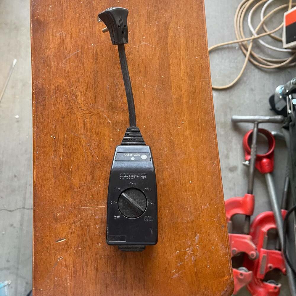 Woods Outdoor‎ Photoelectric Timer 2/4/6/8 Hour Countdown Dusk to Dawn Sensor